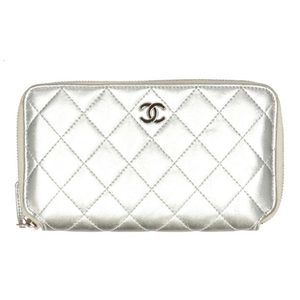 Chanel Matelasse Round Wallet Bag Black